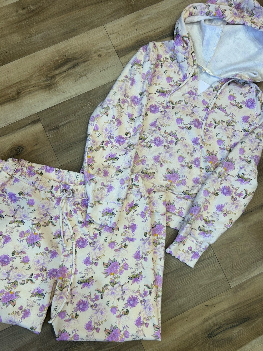 LoveShackFanccy Sweatshirt and Sweatpants Set